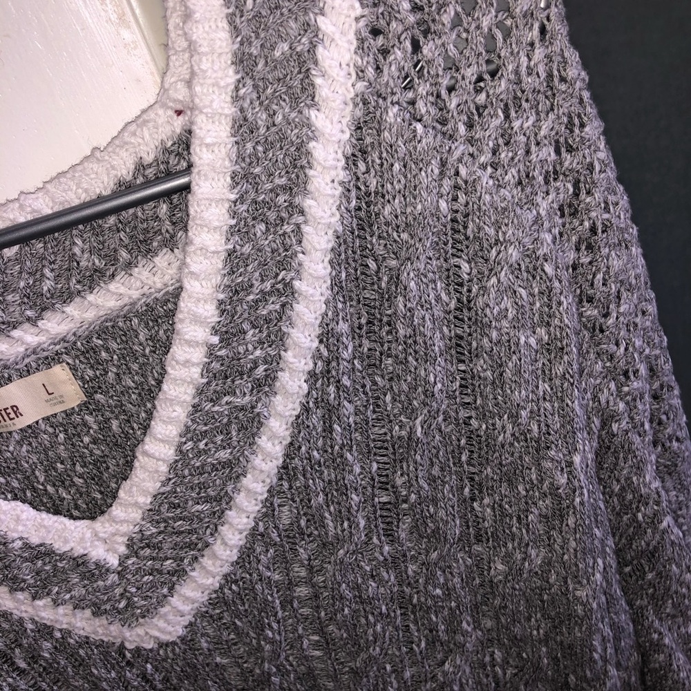 sweater - Picture 3 of 3